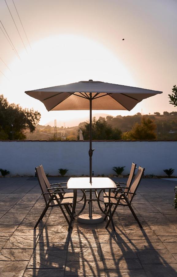Apartamentos Sierra De Las Nieves รอนดา ภายนอก รูปภาพ